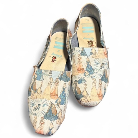 Disney X TOMS Blue Cinderella Printed Canvas Slip-On Flats, Women’s Size 11 - Picture 1 of 8